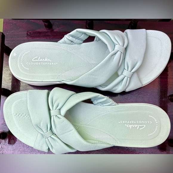 Clarks Women's Light Green Slide Slippers - Picture 7 of 9